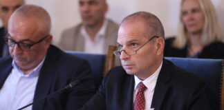 Имам сигнали за претоварени камиони за дърводобив, наредил съм проверки, каза министър Гроздан Караджов