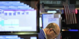 Индексите на Уолстрийт се покачват след силни финансови отчети на "Майкрософт" и "Мета платформс"