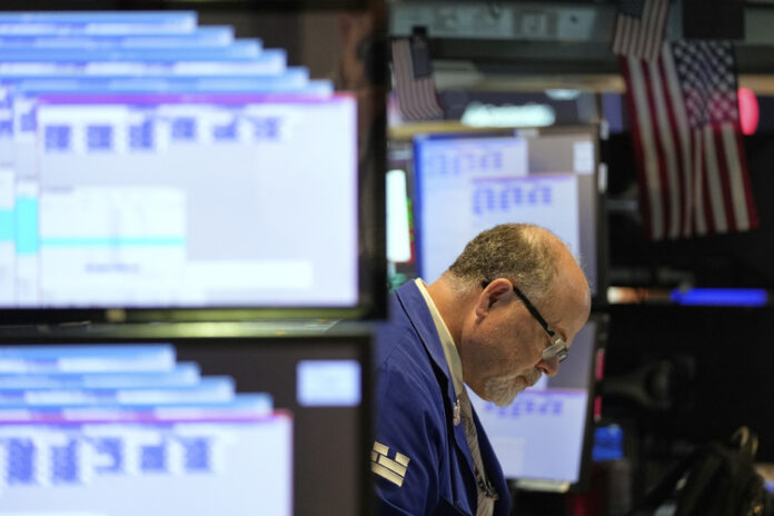 Индексите на Уолстрийт се покачват след силни финансови отчети на "Майкрософт" и "Мета платформс"