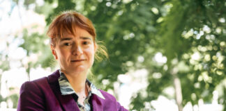 Интервю
                                                                                                Д-р Достена Лаверн пред БТА: „Летерапополи“ е бутиков литературен фестивал, който успешно съчетава различни видове изкуства