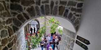 Изложбата „Майстори на приложните изкуства“ бе открита в галерията на хана „Хаджи Николи“ във Велико Търново