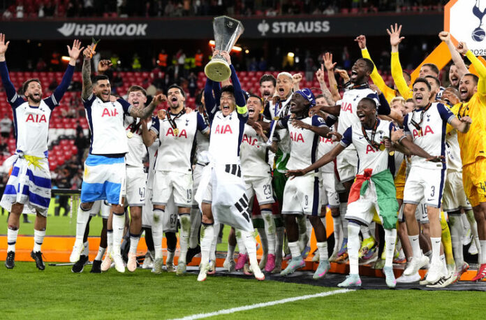 Капитанът на Тотнъм Хюн-мин Сон остана без медал след успеха в Лига Европа