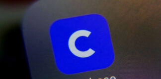 Кибер престъпници са откраднали клиентска информация и искат откуп за нея, обяви крипроплатформата "Койнбейс"