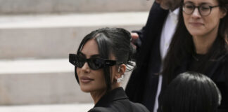 Ким Кардашиян свидетелства пред съд в Париж за обира, на който стана жертва през 2016 година