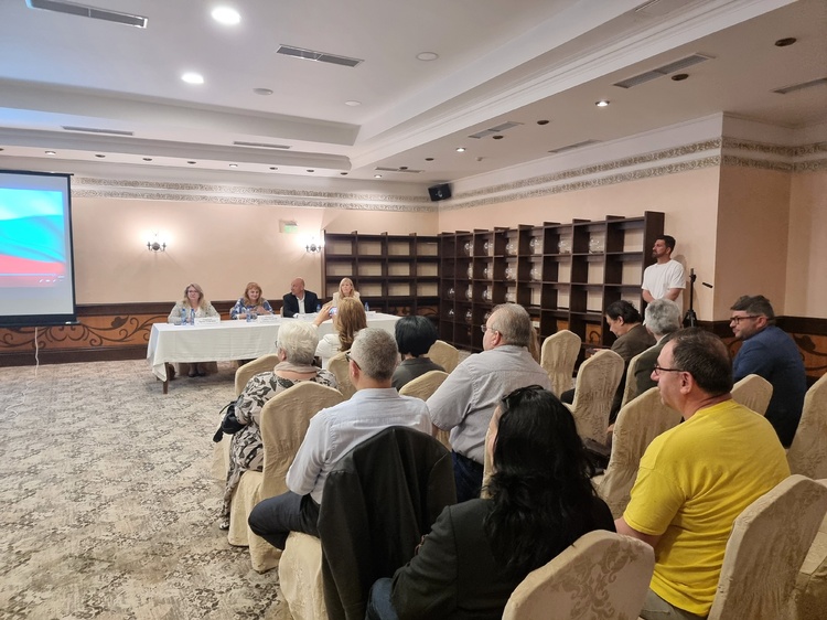 СподелиВзаимодействието и координацията между различните институции играят ключова роля за