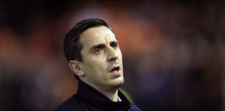 Манчестър Юнайтед не заслужава парад в случай на успех в Лига Европа, смята Гари Невил