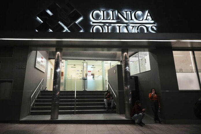 Марадона поискал алкохол след операцията малко преди смъртта си