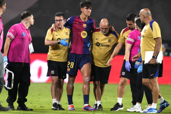 Марк Бернал може да поднови тренировки с основния състав на Барселона преди началото на новия сезон