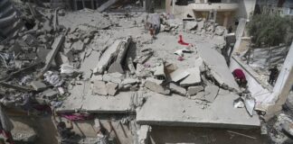 Международният комитет на Червения кръст съобщи, че двама негови служители са били убити вчера в ивицата Газа при израелско нападение