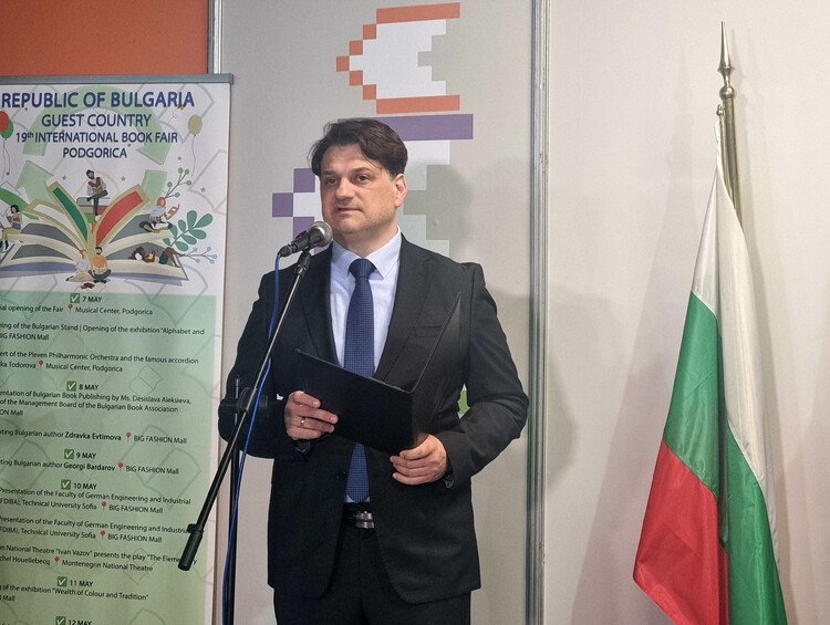 СподелиМинистър Мариан Бачев откри Българския павилион на 19 ия Международен панаир