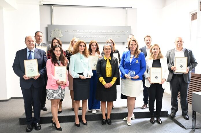 МТСП връчи Отличителния знак за значими постижения в изпълнение на политиката по равнопоставеност на жените и мъжете