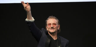 Музика звучи в главата ми, когато се събуждам, казва фронтменът на Ю Ту Боно, който днес навършва 65 г.