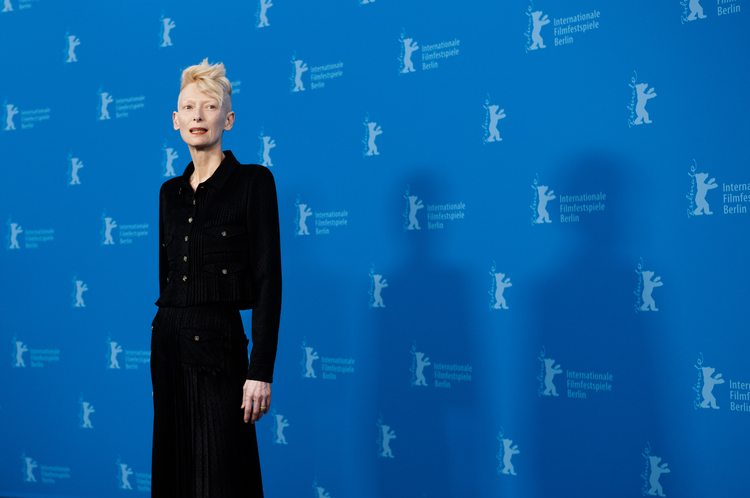 СподелиПовече от 300 творци отправиха призив към британския премиер Киър