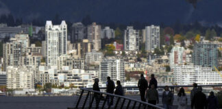 Нивото на безработицата в Канада скача до 6,9 на сто през април