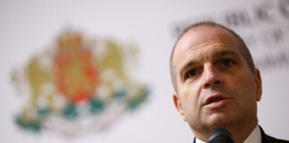 Обмяната от лев към евро в пощите ще е без комисиона, каза Гроздан Караджов