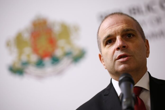 Обмяната от лев към евро в пощите ще е без комисиона, каза Гроздан Караджов