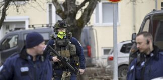 ОБНОВЕНА
                                                                                                Трима ученици бяха ранени при нападение с нож във финландско училище