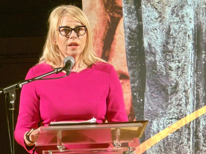 Община Добричка отличи преподаватели, ученици и културни дейци по повод 24 май