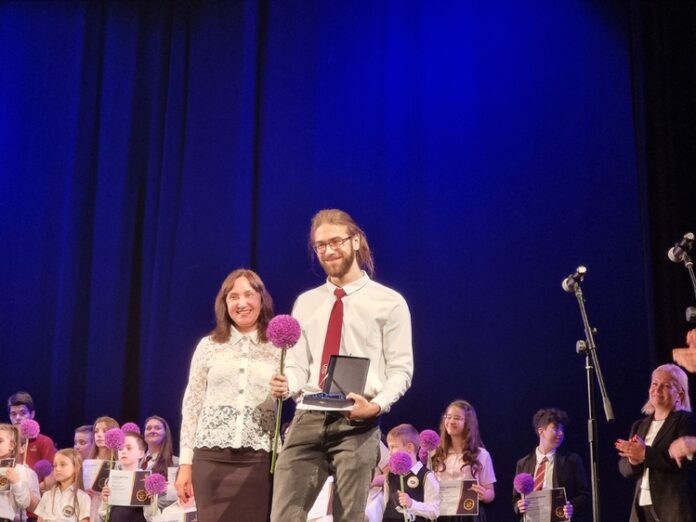 Общо 60 ученици и ученически колективи са номинирани за награда "Млада Загора" за 2025 година