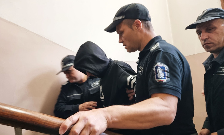 СподелиОкръжният съд в Хасково определи мярка задържане под стража за