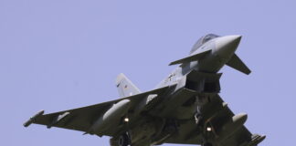 Пилот на изтребител поема командването на германските военновъздушни сили