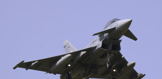 Пилот на изтребител поема командването на германските военновъздушни сили