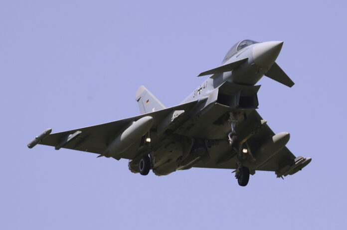 Пилот на изтребител поема командването на германските военновъздушни сили