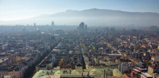 Полицията предприема мерки за осигуряване на реда и пътната безопасност заради протести и ретро шествие в София