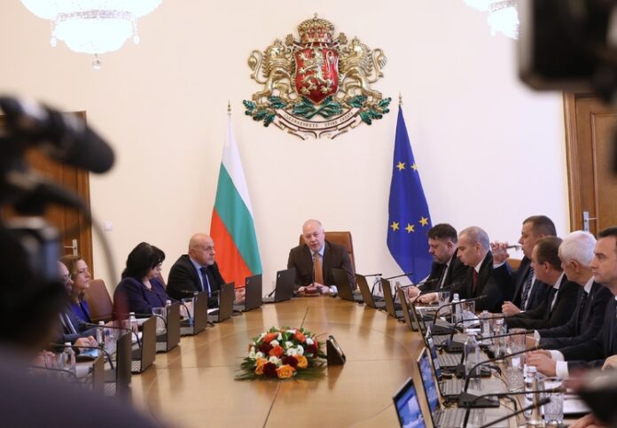 Правителството прие 25 национални програми за развитие на образованието