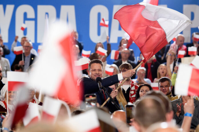 ПРЕГЛЕД НА ПЕЧАТА
                                                                                                Британски и френски издания коментират резултатите от първия тур на президентските избори в Полша