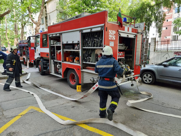 През изминалото денонощие в страната са загасени 50 пожара, загинал е един човек