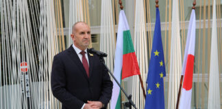 Президентът Румен Радев и принцеса Такамадо разгледаха изложба, посветена на българо-японските отношения