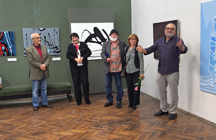 СподелиПрофесор Чавдар Попов откри юбилейната изложба Стъпки във времето на