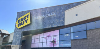 "Бест бай" намалява прогнозите си за приходите и печалбата за цялата година, тъй като митата повишават цените на електрониката