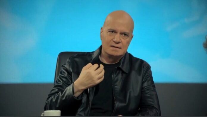 "Има такъв народ“ подкрепя идеята на президента да се питат гражданите, написа във Фейсбук Слави Трифонов