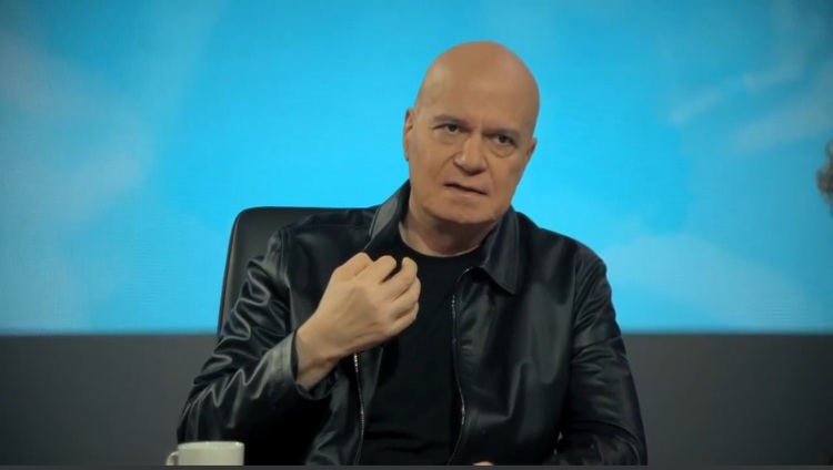 СподелиПрезидентът планира да организира референдум относно приемането на еврото което