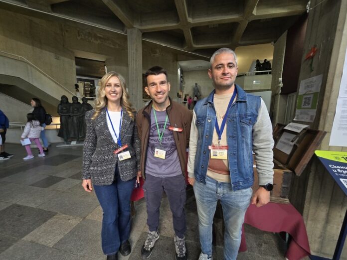 Работещите в Регионален исторически музей - Враца протестираха символично Работещите в Регионален исторически музей - Враца протестираха символично