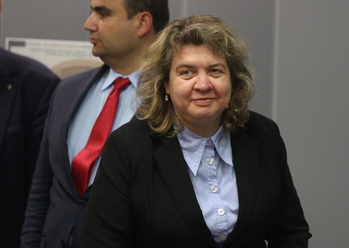 Разчитам да се върнем към професионализма в правото и той да се възстанови в българската публична сфера, каза Наталия Киселова