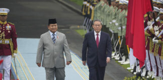 РАЗШИРЕНА
                                                                                                Индонезийският президент и китайският премиер обсъдиха разширяването на търговията на фона на търговската война на САЩ