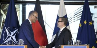 РАЗШИРЕНА
                                                                                                Мерц защити решението си да отмени ограниченията за използване на германски оръжия с далечен обсег от страна на Украйна