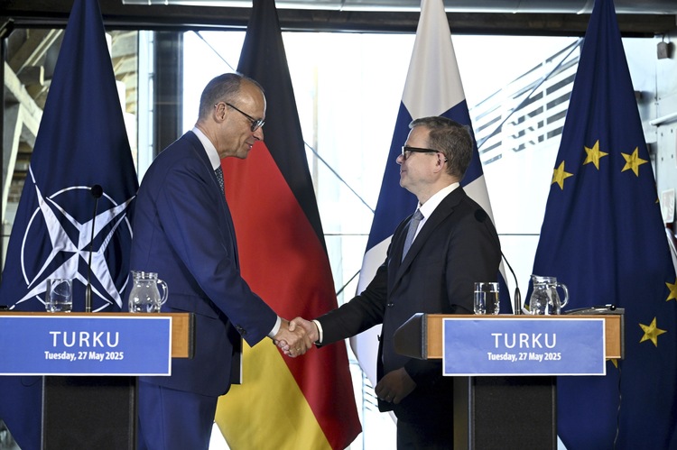 СподелиГерманският канцлер Фридрих Мерц защити днес своето решение да премахне