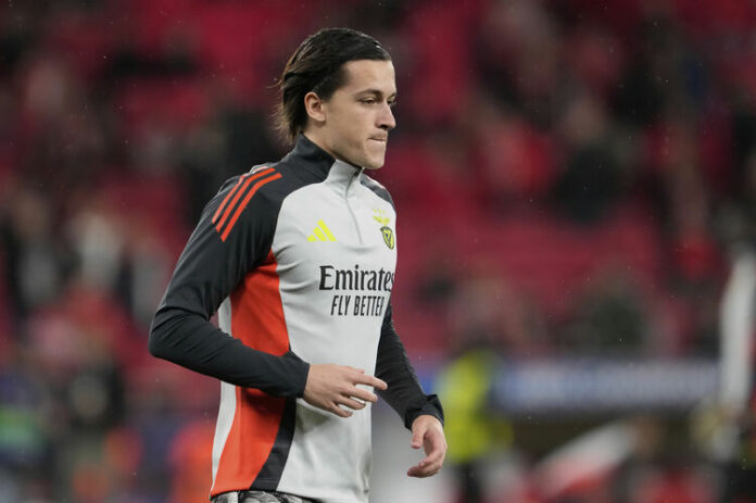 Реал Мадрид поддържа интереса си към защитника на Бенфика Алваро Карерас