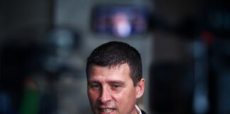 Решението за връщането на предложението за провеждане на референдум за еврото е на Бойко Борисов и Делян Пеевски, смята Ивелин Михайлов