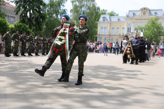 С разнообразна културна и спортна програма в Русе се отбелязват празникът на града и Денят на храбростта