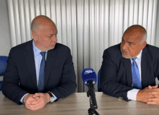 Не е почтено премиерът Желязков да бяга от отговорност Бойко Борисов и Росен Желязков