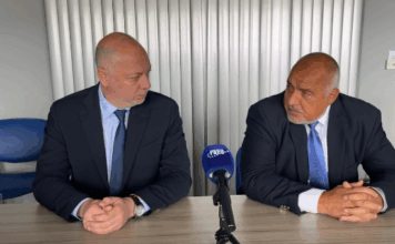 Не е почтено премиерът Желязков да бяга от отговорност Бойко Борисов и Росен Желязков