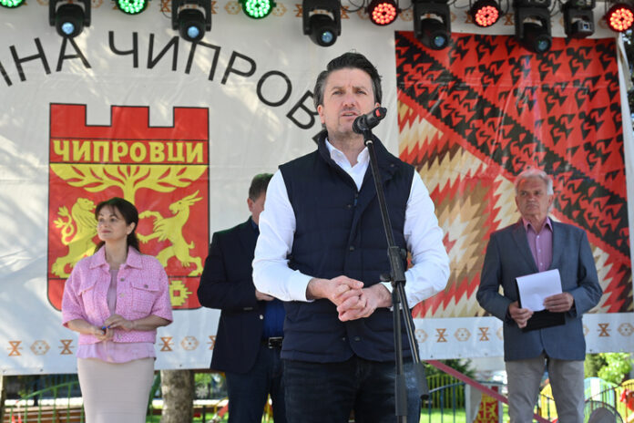 Северозападна България има всичко, за да развива туризъм, въпросът е кой и колко ще работи, за да го покаже, каза министър Боршош