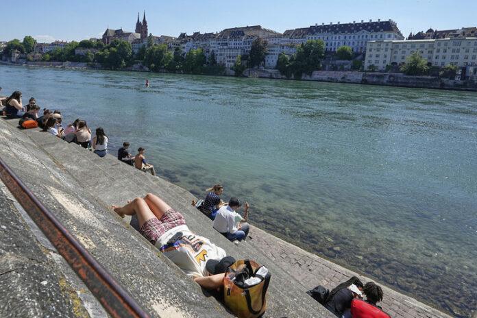 Швейцарският антимонополен регулатор нареди на "Букинг" да намали комисионните за хотелски резервации