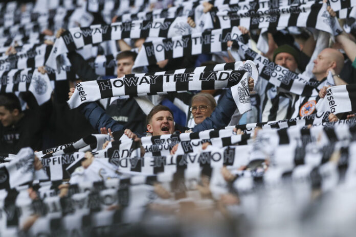 Спортният директор на Нюкасъл Пол Мичъл напуска клуба