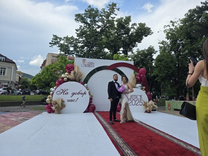 Средно между 1800 и 2000 лева струва подготовката на един абитуриент в Сливен